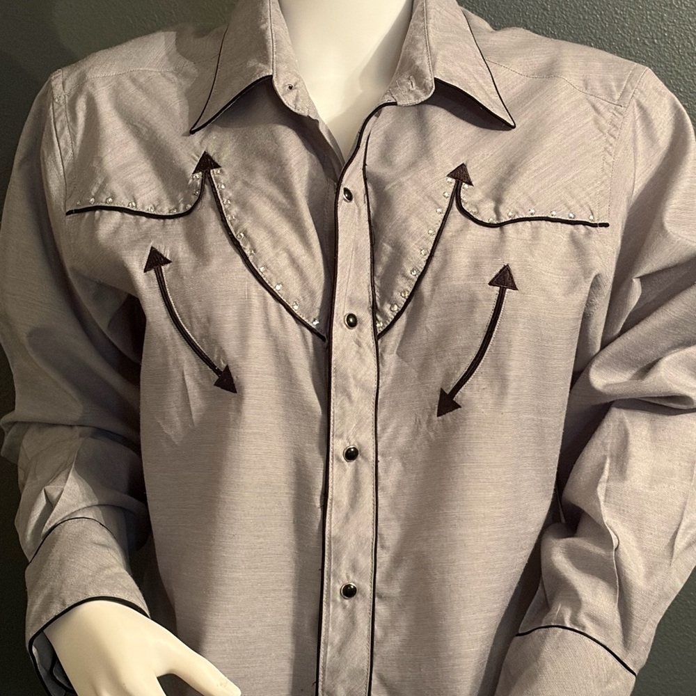 Corral West Women's Embellished Black Snap Button Down Shirt - Light Gray SZ M